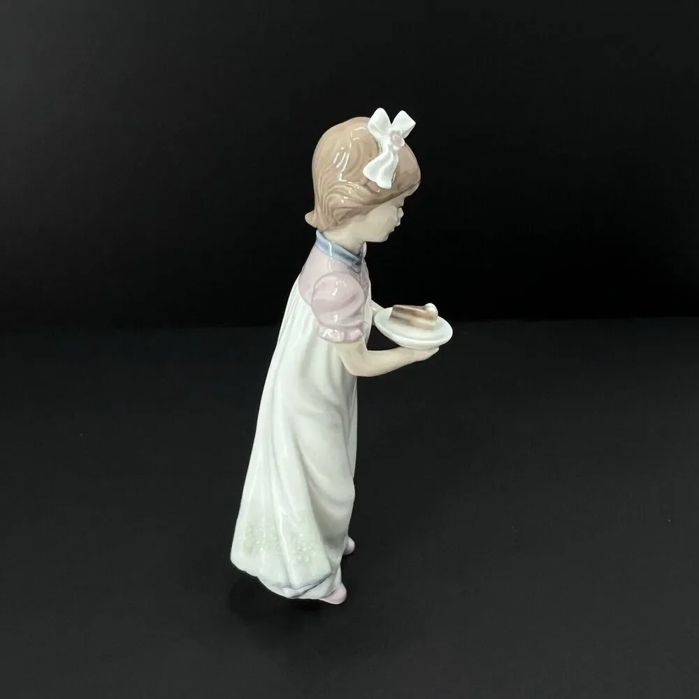 LLADRO 5877 & 5429 Guest Of Honor Boy & Girl Happy Birthday Cake Figurine Pair - Picture 8 of 13